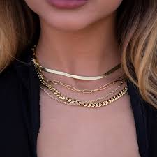 WOMAN CHAIN